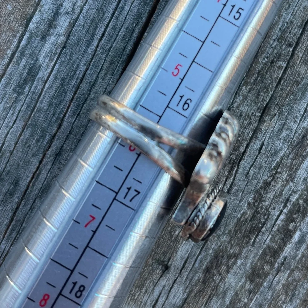 Sterling Silver Fan Ring with Black Stone - Picture 6 of 6